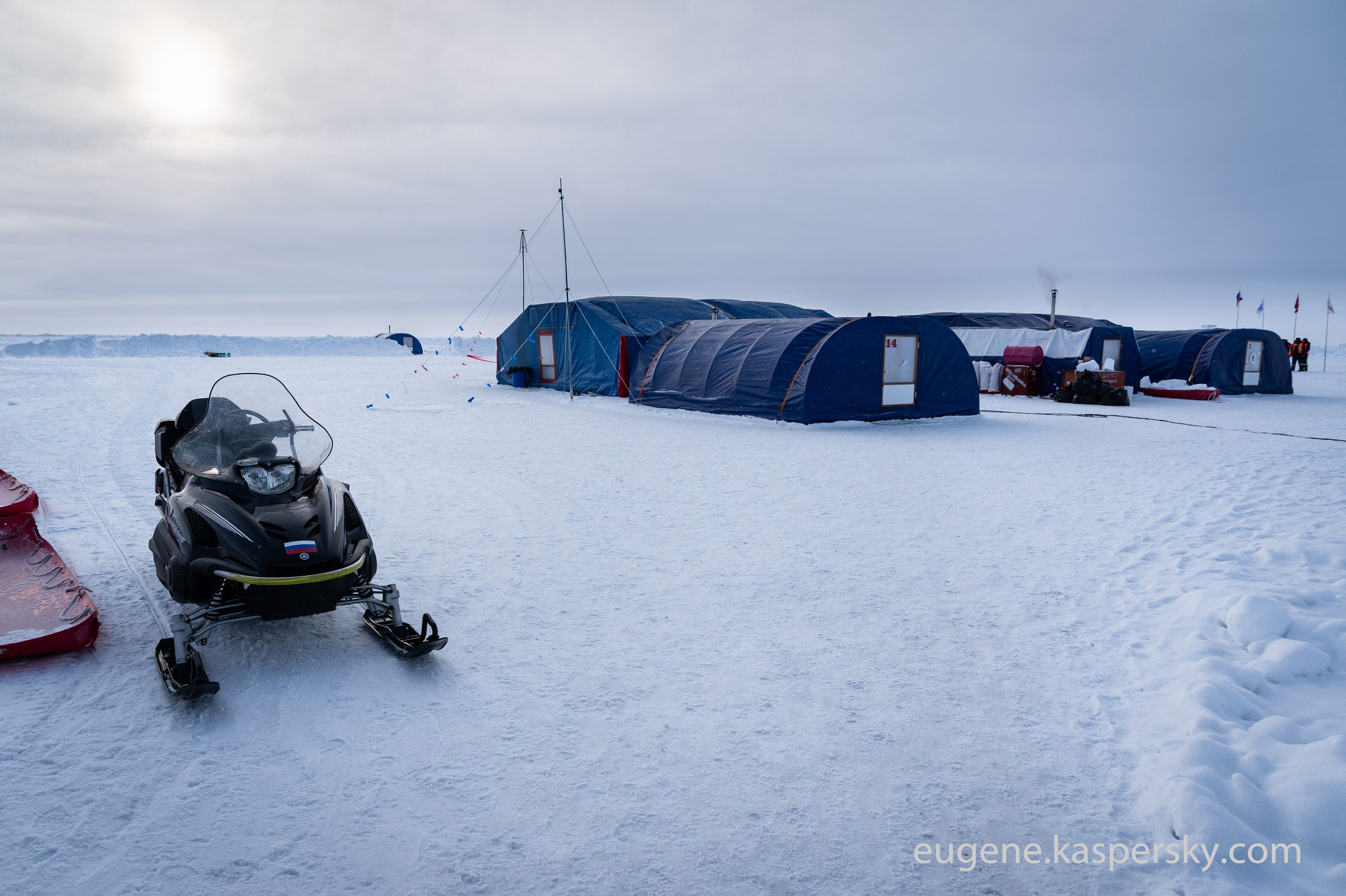 Barneo Camp (North Pole), дрейфующая станция Барнео (Северный Полюс)